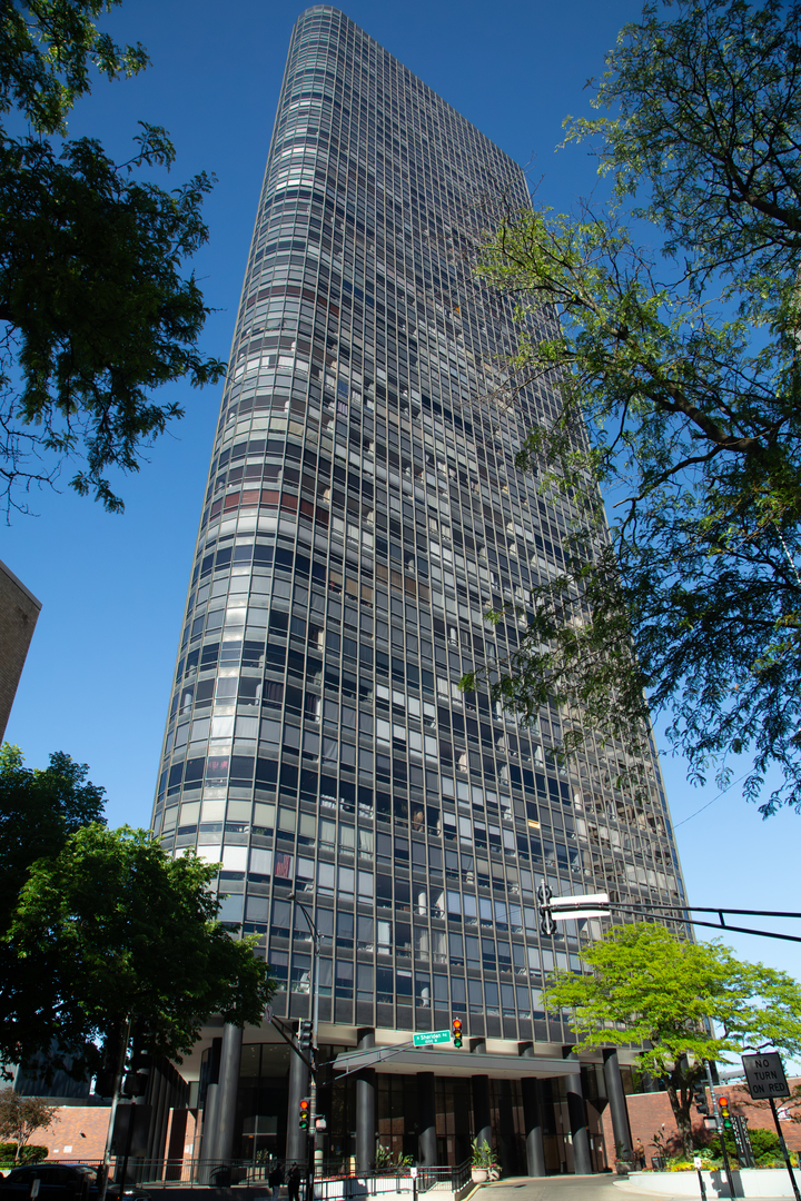 5415 North Sheridan Road, Unit 1601 Chicago, IL 60640 - Photo 1 of 31