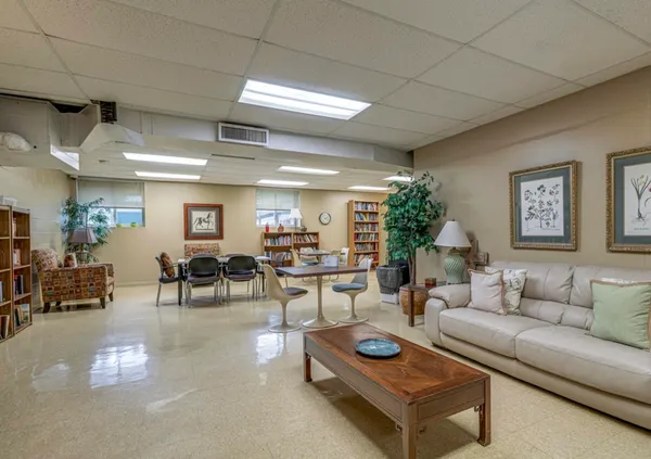 $150,000 | 1960 North Parkway, Unit 906, Memphis, TN 38112