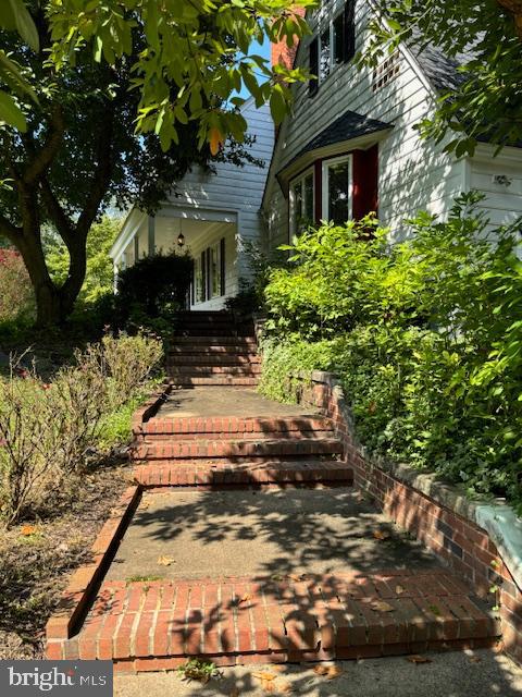 10024 Colvin Run Road Great Falls, VA 22066 - Photo 4 of 43