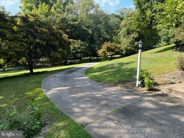 10024 Colvin Run Road Great Falls, VA 22066 - Photo 8 of 43