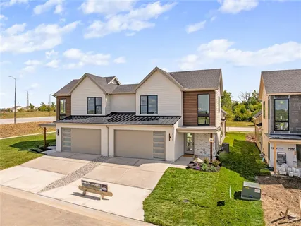 $598,000 | 17792 West 96th Street, Lenexa, KS 66219