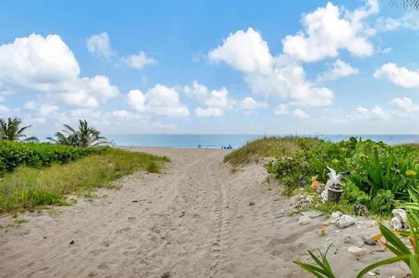 $2,200 | 1932 Northeast 7th Street, Unit 1, Deerfield Beach, FL 33441