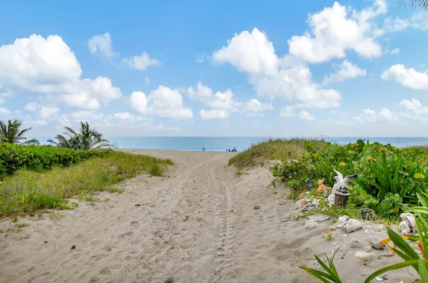 $2,099 | 1932 Northeast 7th Street, Unit 1, Deerfield Beach, FL 33441