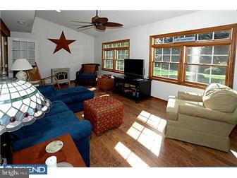 54 Heather Valley Road Holland, PA 18966 - Photo 8 of 11 Gallery Image 8