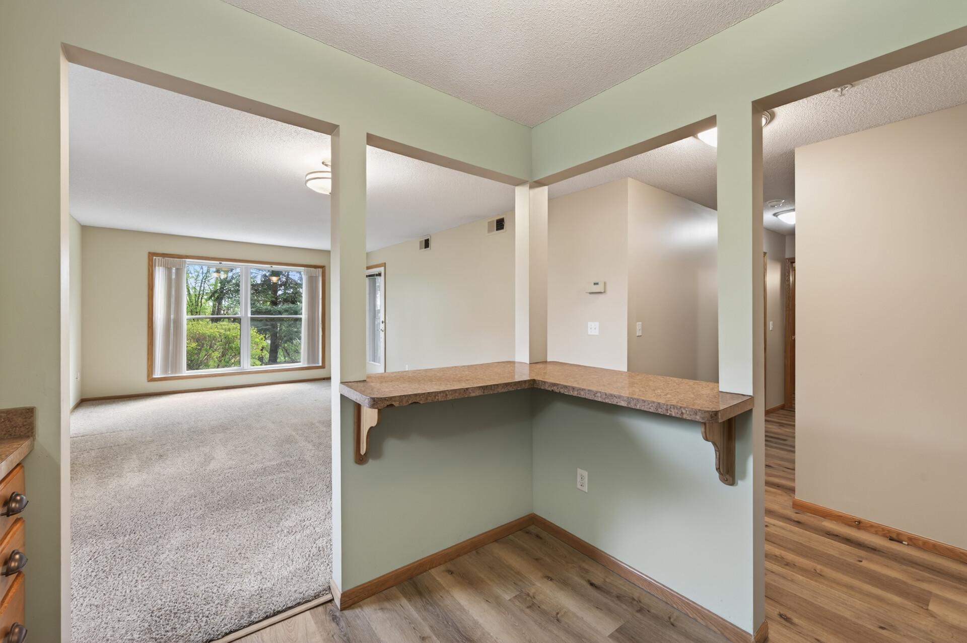2496 County Rd C2 West, Unit 101 Roseville, MN 55113 - Photo 5 of 25 Gallery Image 5