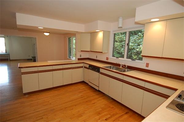 58 Royal Road Belmont, MA 02478 - Photo 6 of 24 Gallery Image 6