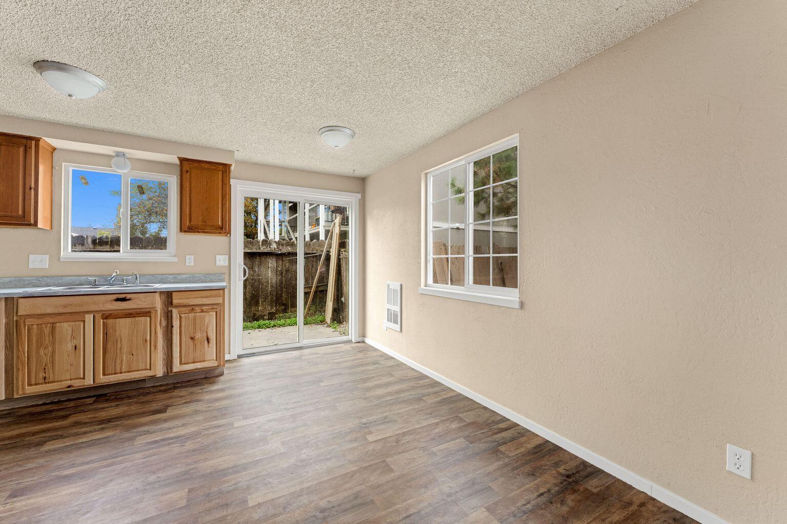 1215 West Main Street, Unit F Medford, OR 97501 - Photo 15 of 31 20251105235001753757000000-o