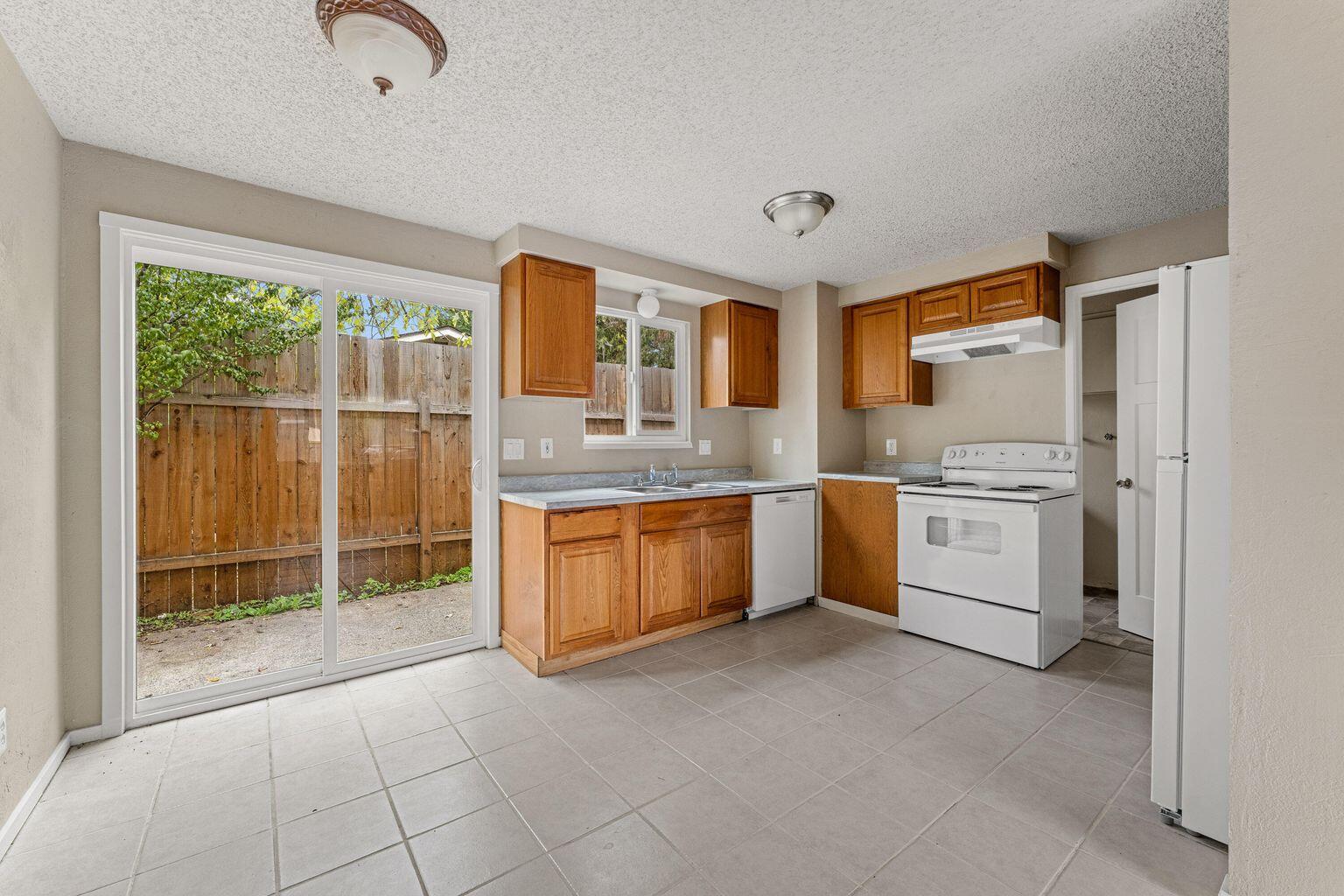 1215 West Main Street, Unit F Medford, OR 97501 - Photo 24 of 31 20251105235010645335000000-o