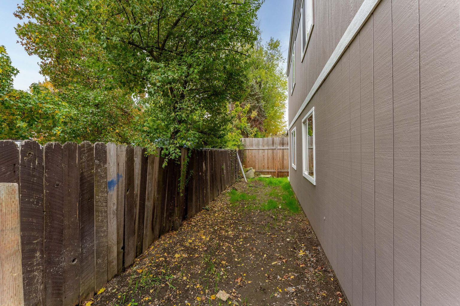 1215 West Main Street, Unit F Medford, OR 97501 - Photo 4 of 31 20251105234949773895000000-o