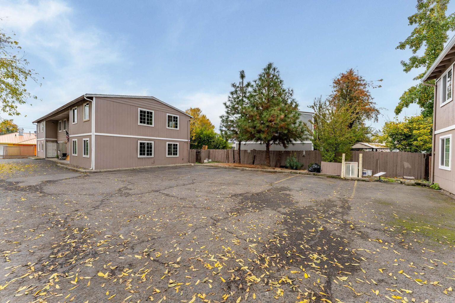 1215 West Main Street, Unit F Medford, OR 97501 - Photo 6 of 31 20251105234951523017000000-o
