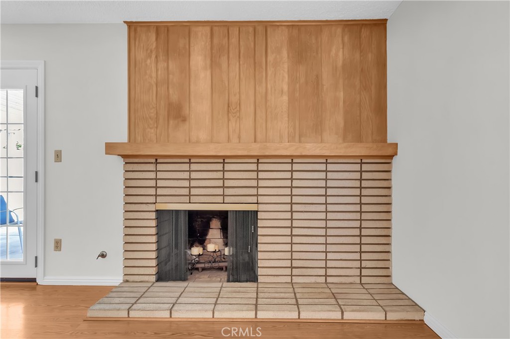 2874 Heather Road Long Beach, CA 90815 - Photo 6 of 37 Gas fireplace