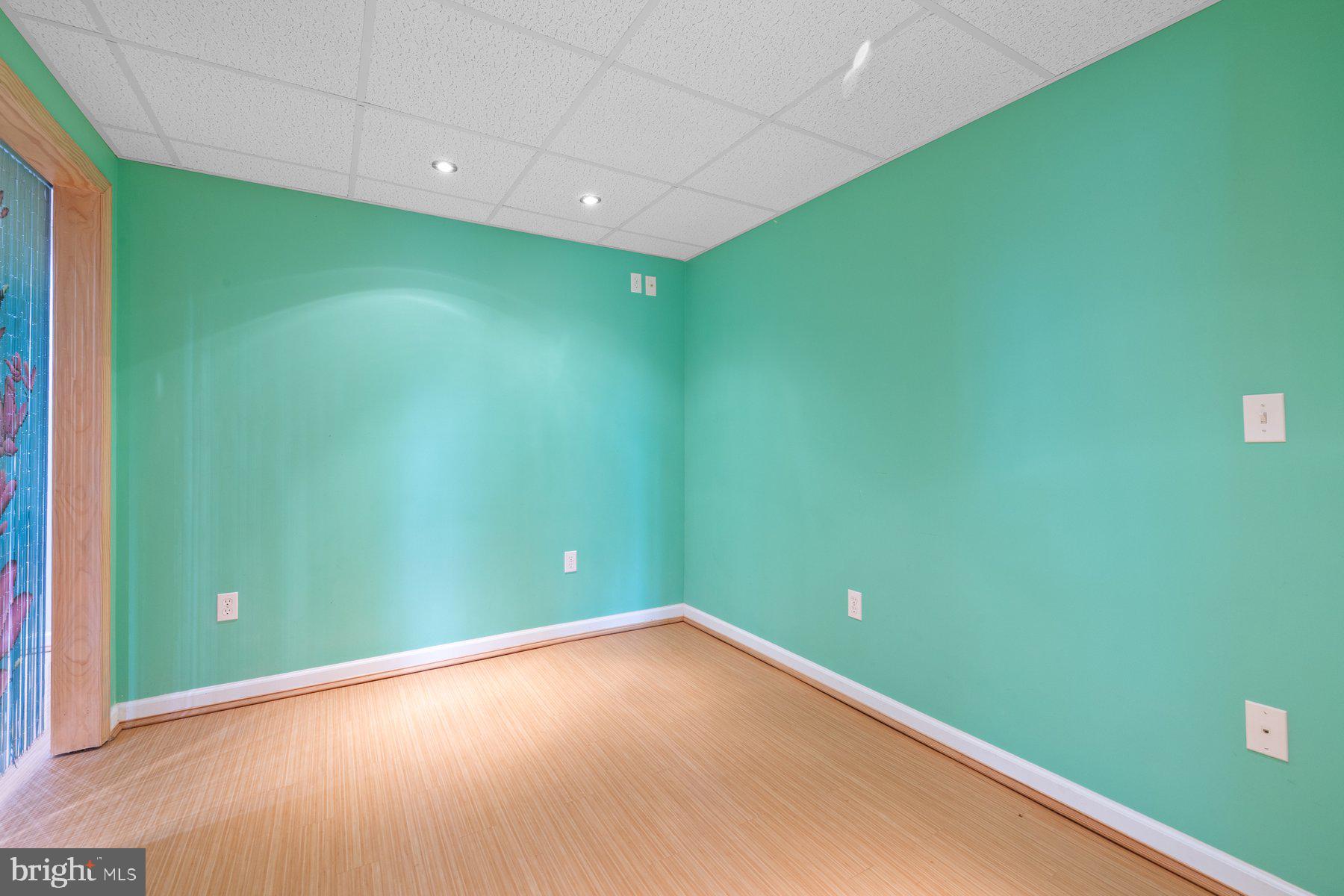 822 East B Street Brunswick, MD 21716 - Photo 36 of 42 a view of a big room