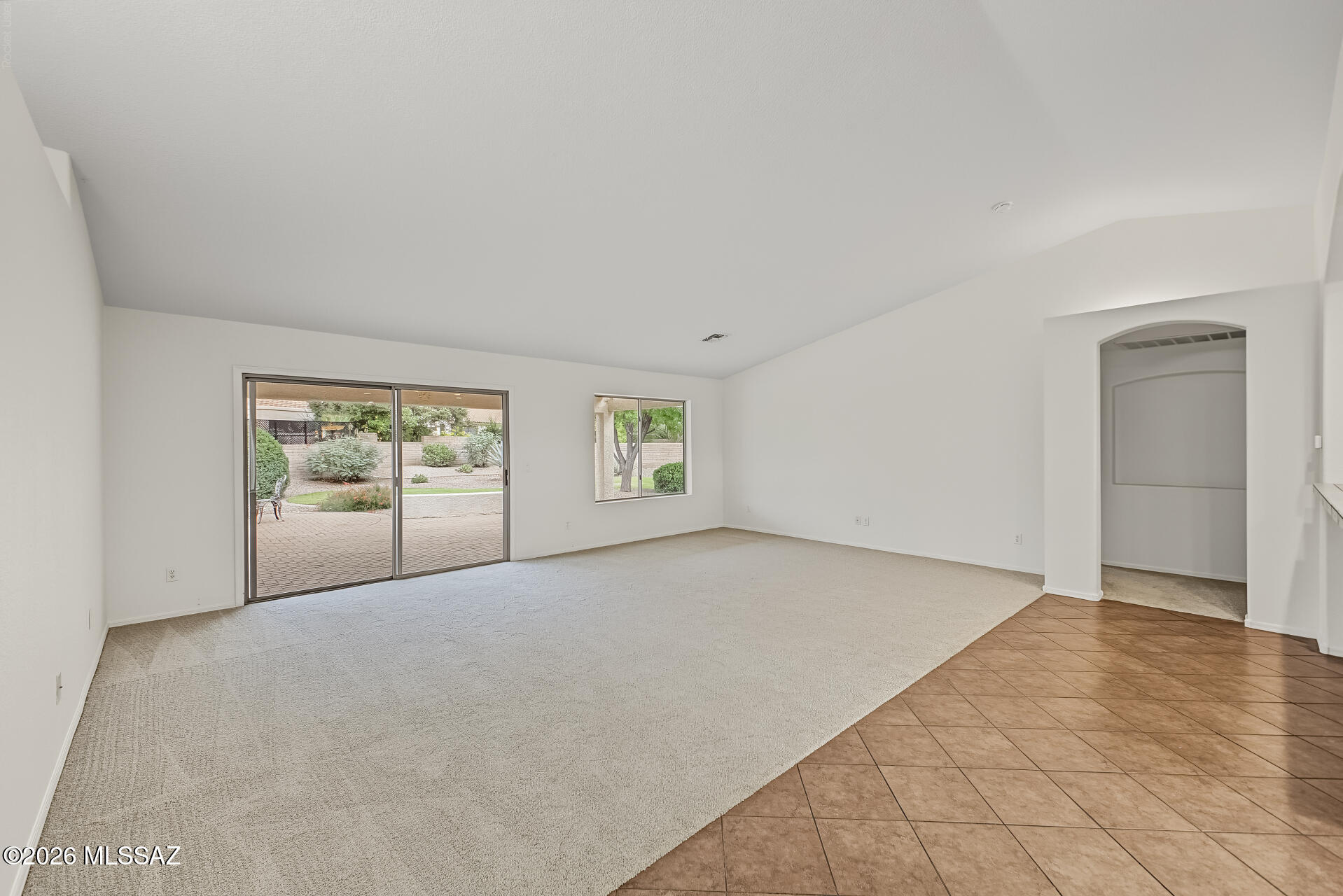 2701 East Sawyer Road Green Valley, AZ 85614 - Photo 5 of 36 Living Room