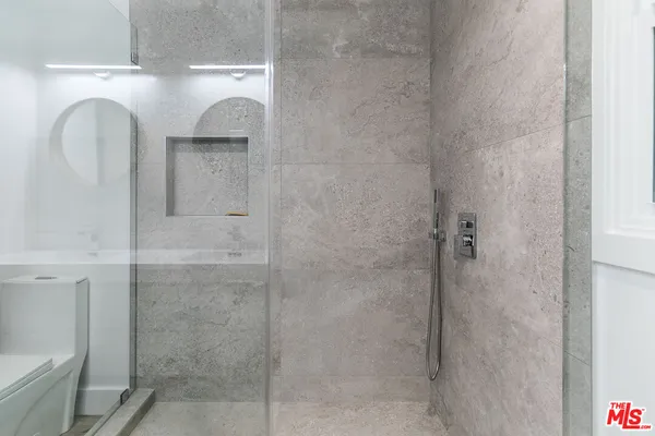 $4,195 | 8335 Gladbeck Avenue, Northridge, CA 91324