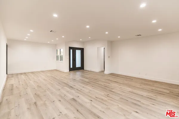 $4,195 | 8335 Gladbeck Avenue, Northridge, CA 91324