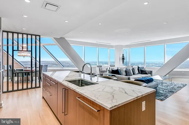 $11,000 | 50 South 16th Street, Unit 5401R, Philadelphia, PA 19103