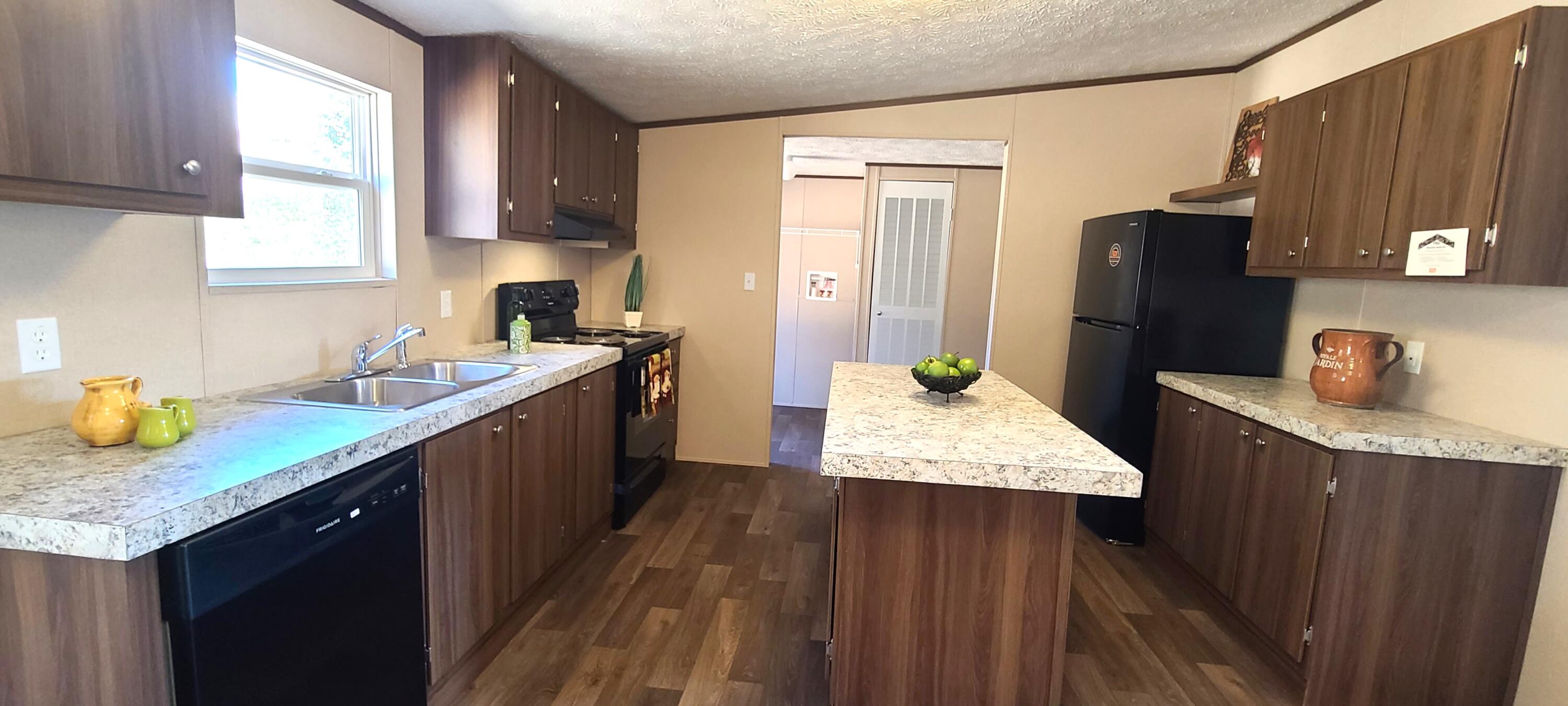 2408 Princeton Road Kingsport, TN 37660 - Photo 9 of 25 09
