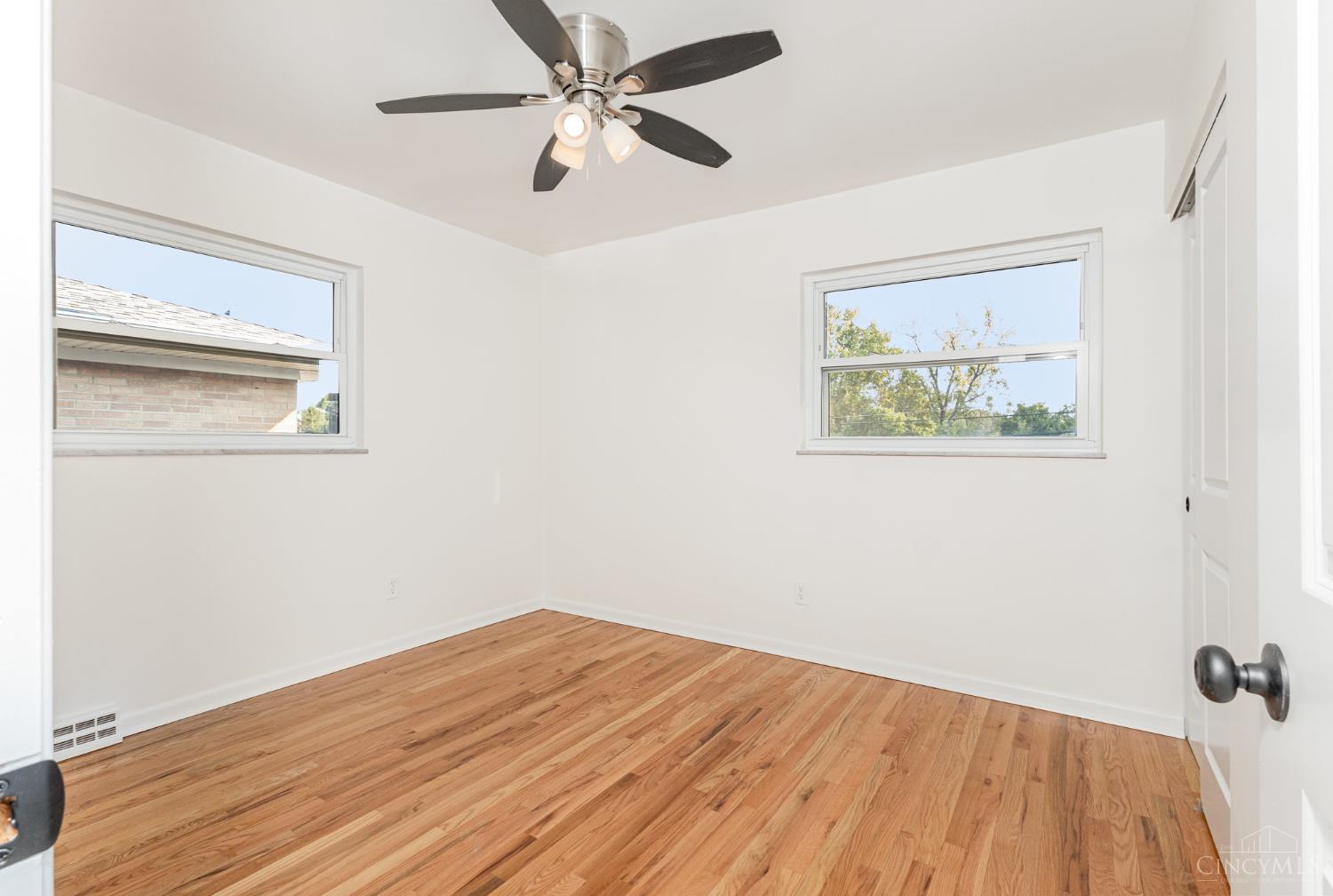 5768 Lawrence Road Cincinnati, OH 45248 - Photo 15 of 25