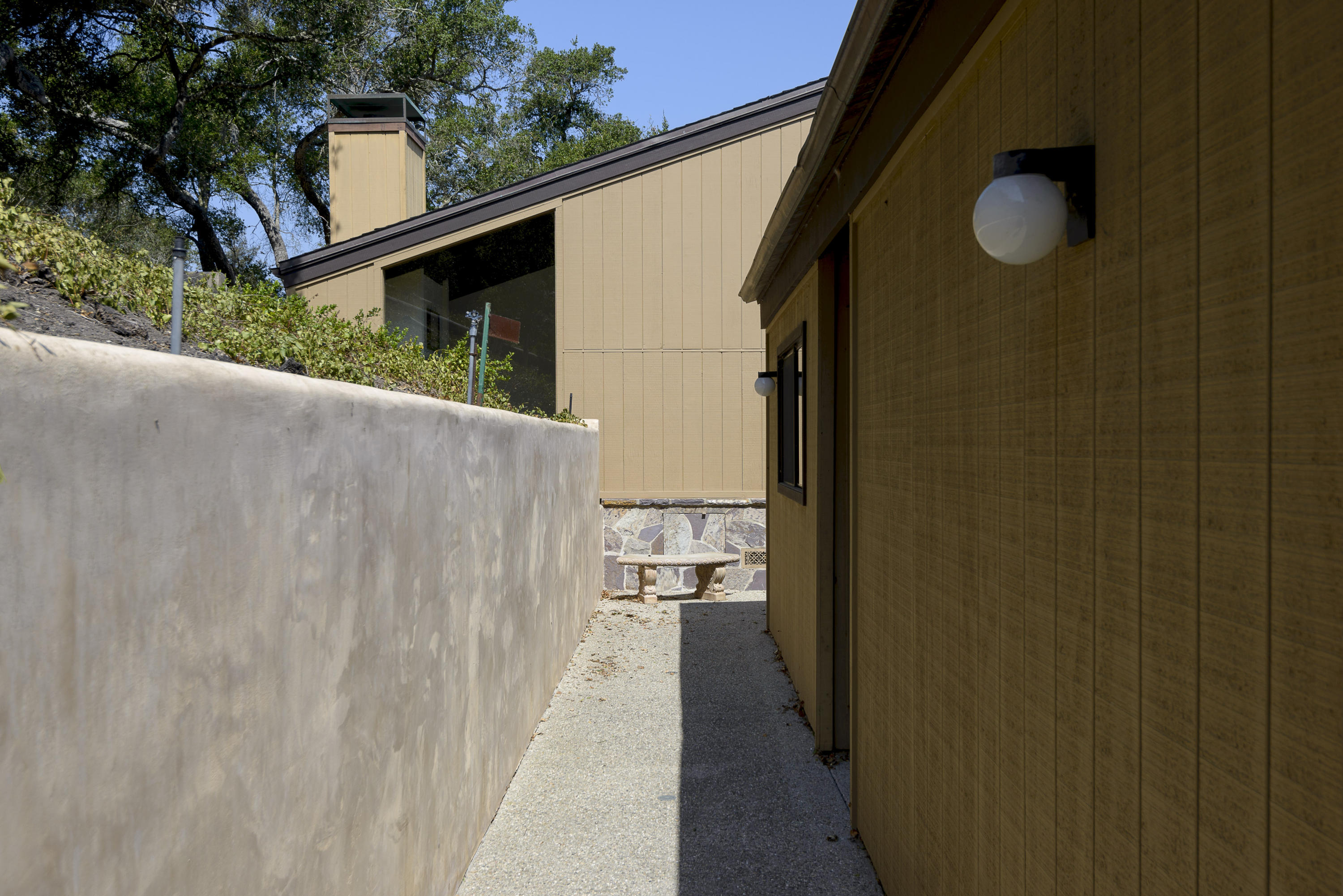 2000 Sycamore Canyon Road Montecito, CA 93108 - Photo 14 of 15 FrontWalkWay