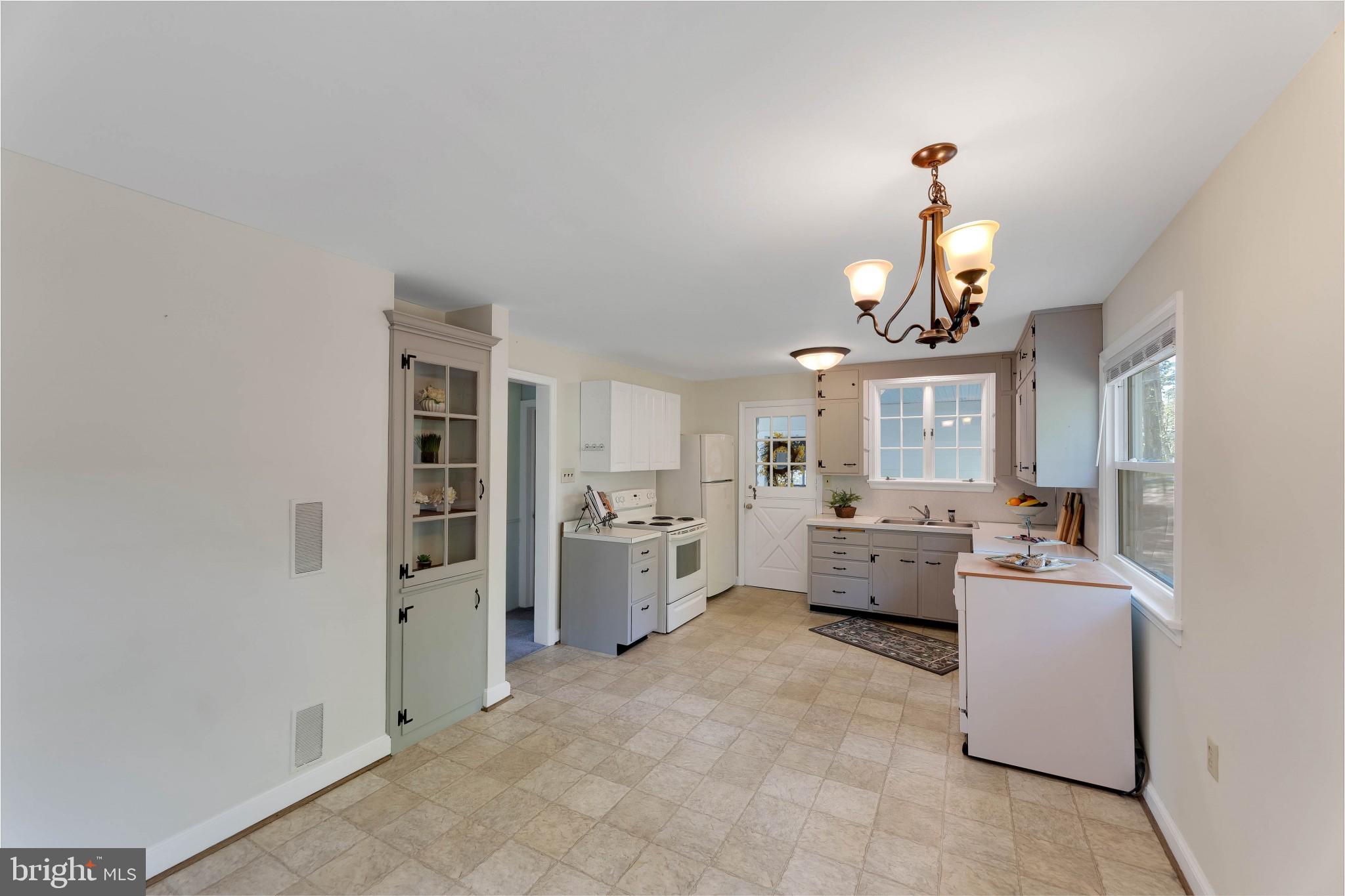 204 Coldstream Road Phoenixville, PA 19460 - Photo 11 of 32 Gallery Image 11