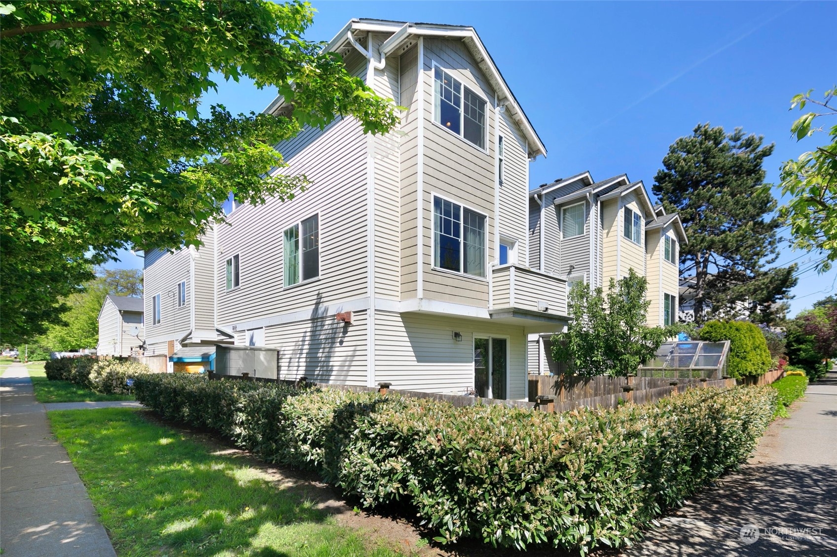1222 North 88th Street Seattle, WA 98103 - Photo 1 of 33 Gallery Image 1