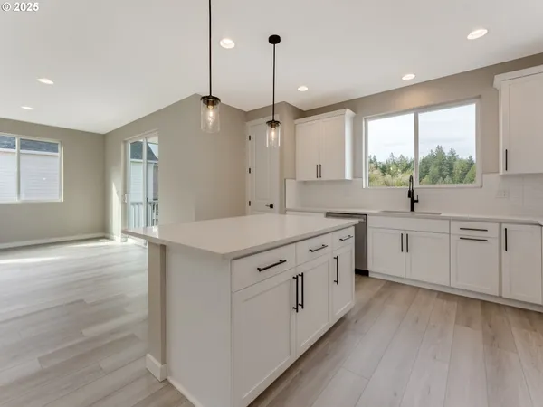 $639,990 | 2041 Northeast Ridge Run Lane, Estacada, OR 97023