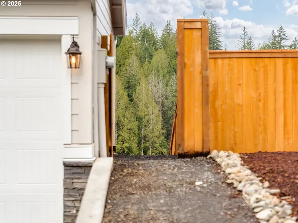 $639,990 | 2041 Northeast Ridge Run Lane, Estacada, OR 97023