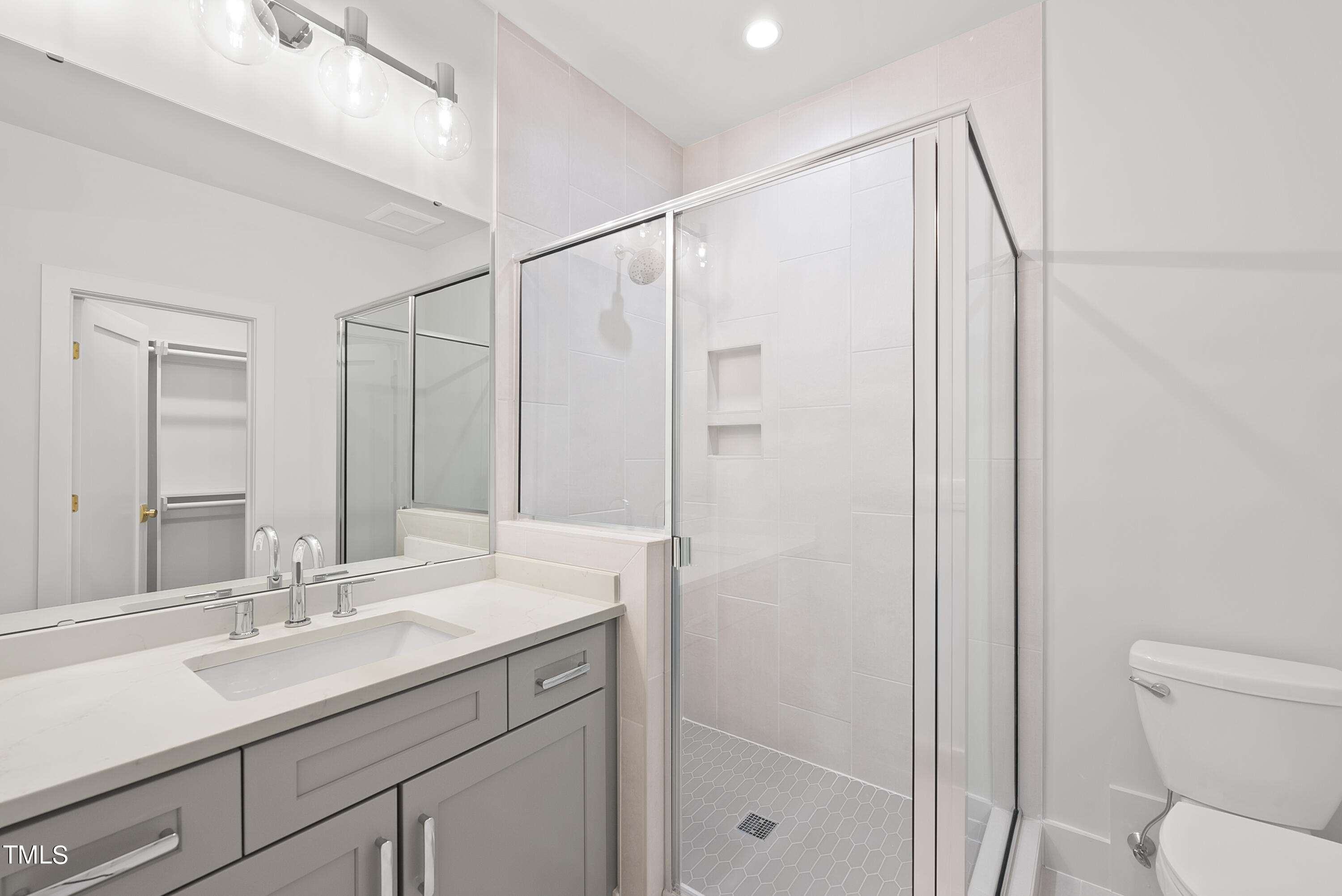 1137 Ivy Lane Raleigh, NC 27609 - Photo 24 of 49 DSC00300