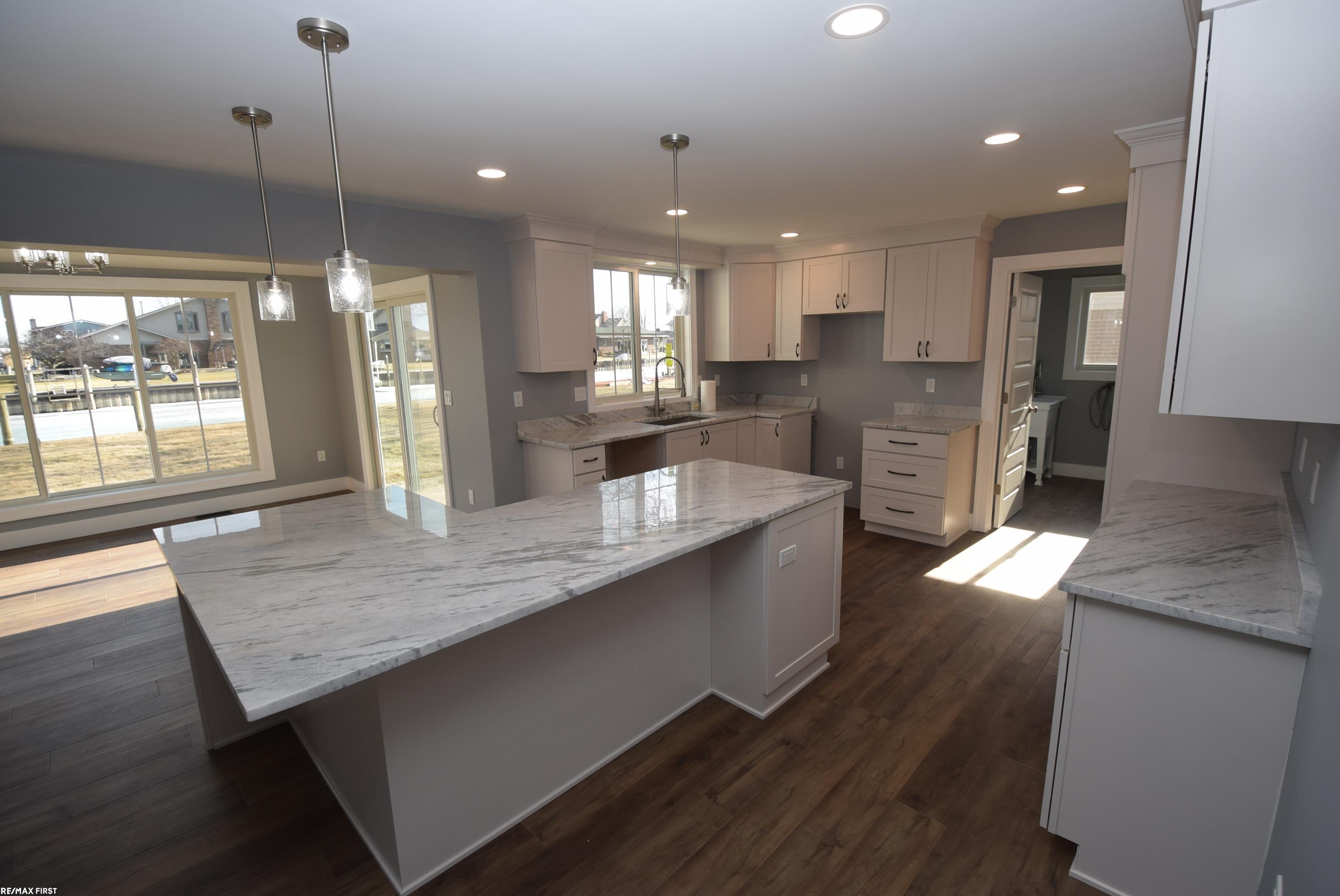 7327 Riverside Drive Algonac, MI 48001 - Photo 5 of 48 50168635-bd6f1071-cd39-4ce4-ae0d-35597afba889.JPG