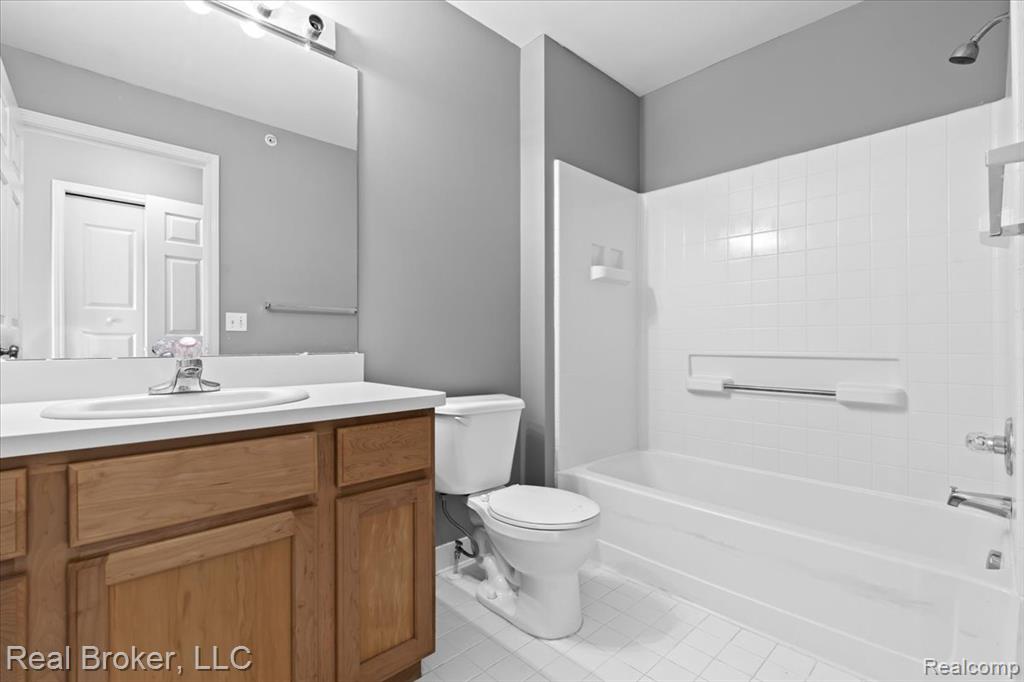 1546 Devon Lane Troy, MI 48084 - Photo 41 of 46
