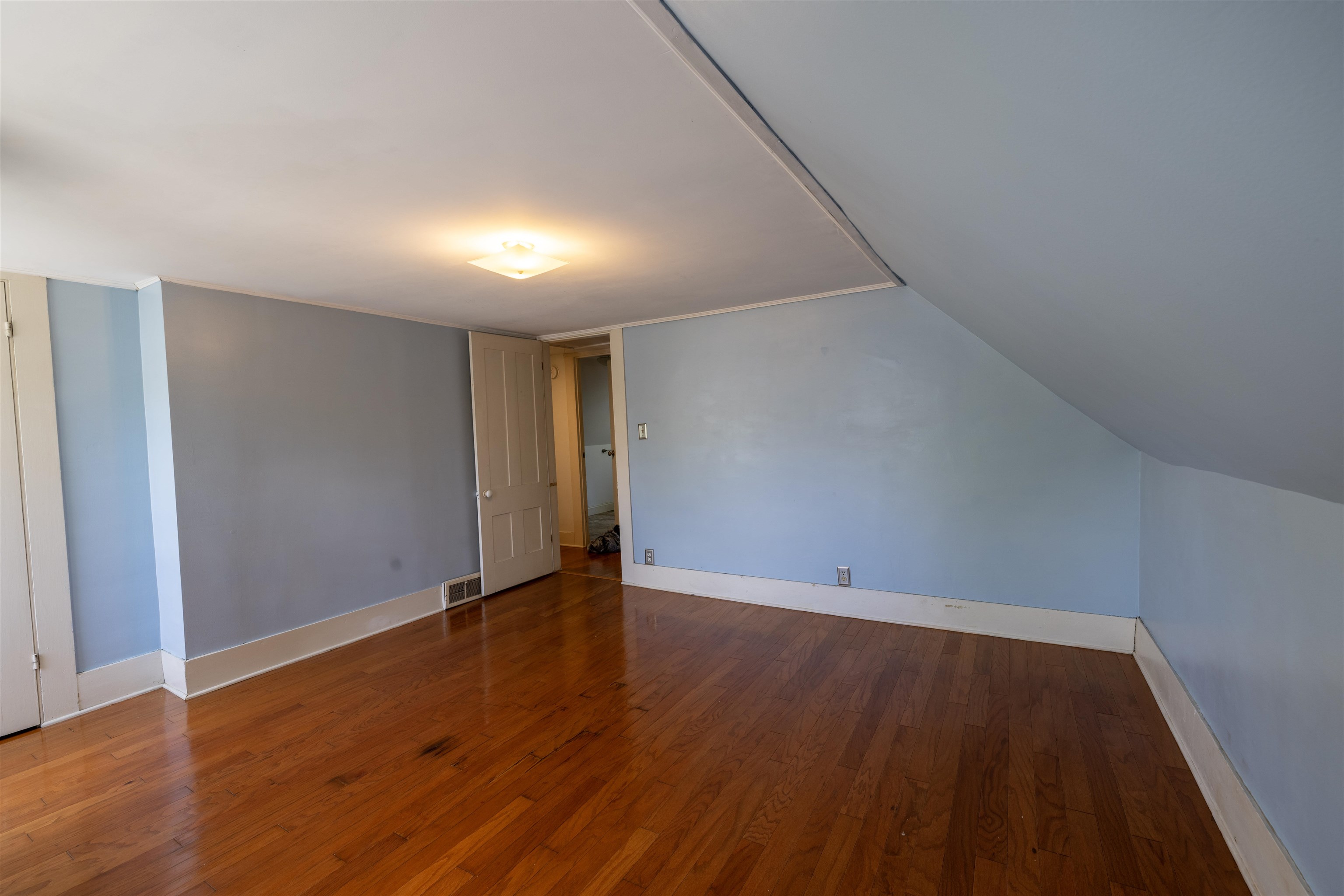 8 Old Manchester Road Raymond, NH 03077 - Photo 13 of 33 Gallery Image 13