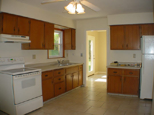 1419 Vassar Road Rockford, IL 61103 - Photo 3 of 6 Gallery Image 3