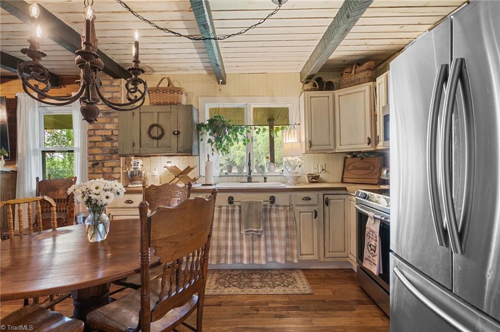 3993 Level Plains Road Sophia, NC 27350 - Photo 10 of 41
