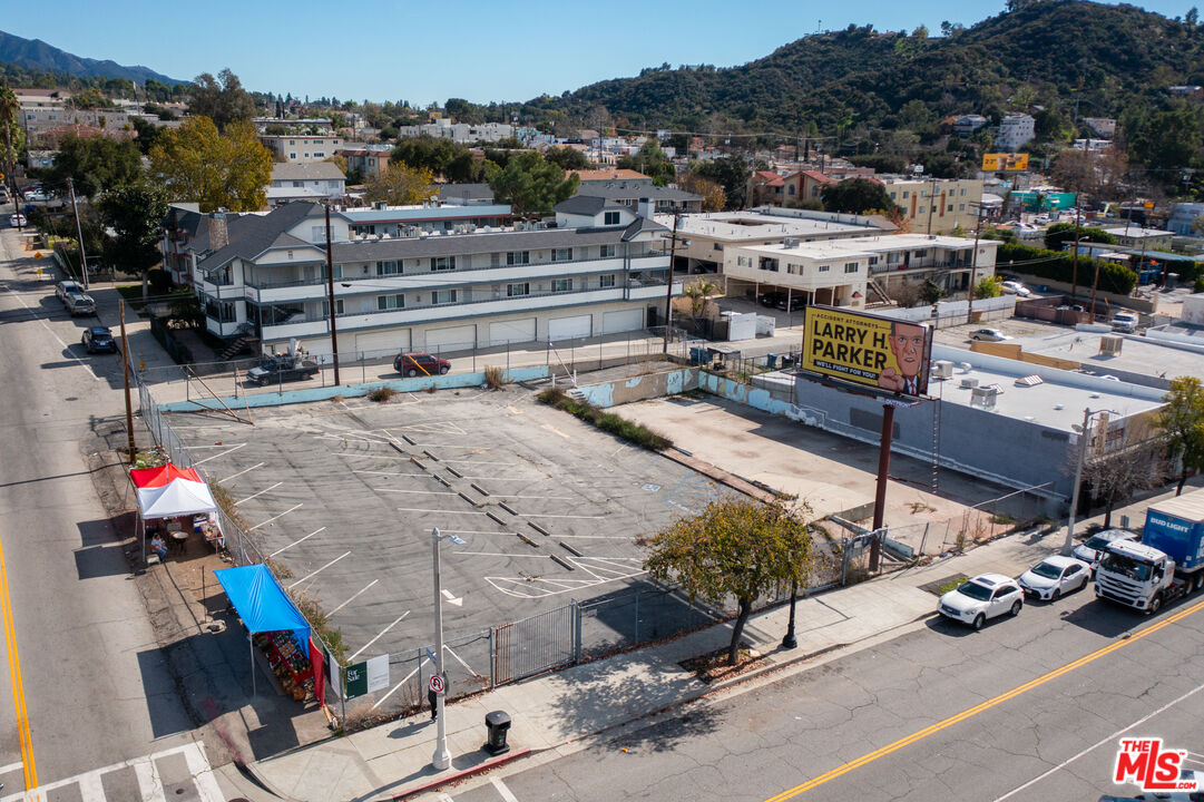 9938 Commerce Avenue Tujunga, CA 91042 - Photo 3 of 8