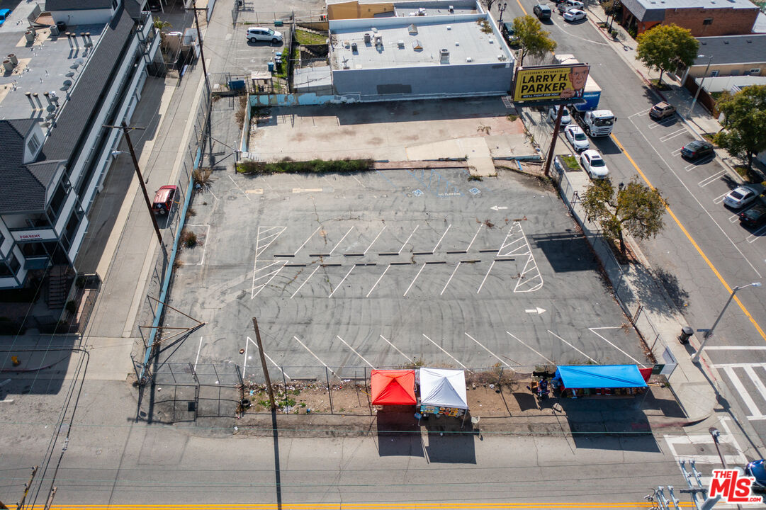 9938 Commerce Avenue Tujunga, CA 91042 - Photo 6 of 8 an aerial view of a yard with seating space