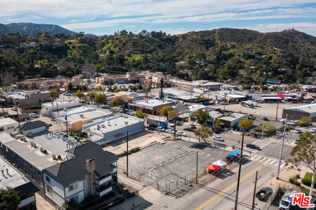 9938 Commerce Avenue Tujunga, CA 91042 - Photo 7 of 8 a view of a city