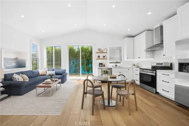 $4,495 | 243 East 20th Street, Unit D, Costa Mesa, CA 92627