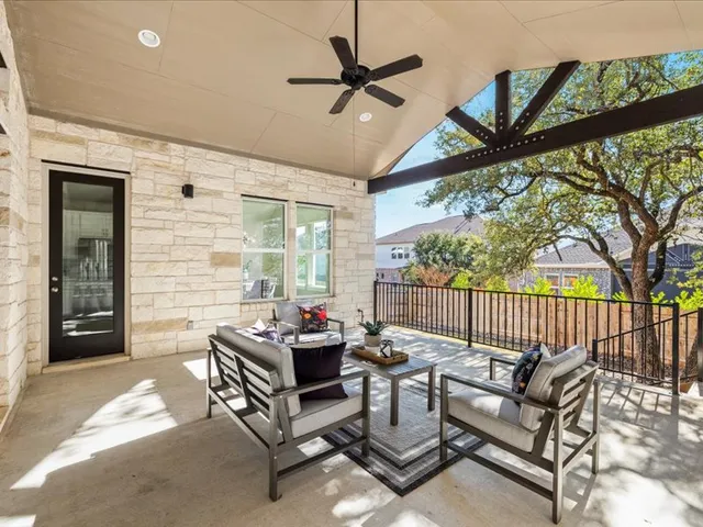 $825,000 | 227 Bridge Water Loop, Dripping Springs, TX 78620