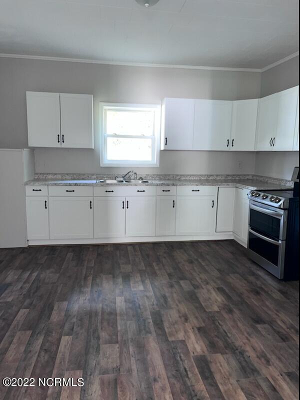 106 Church Street Rockingham, NC 28379 - Photo 8 of 18 106 Hannah Pickett Kitchen