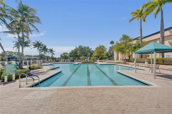 a view of a tennis court