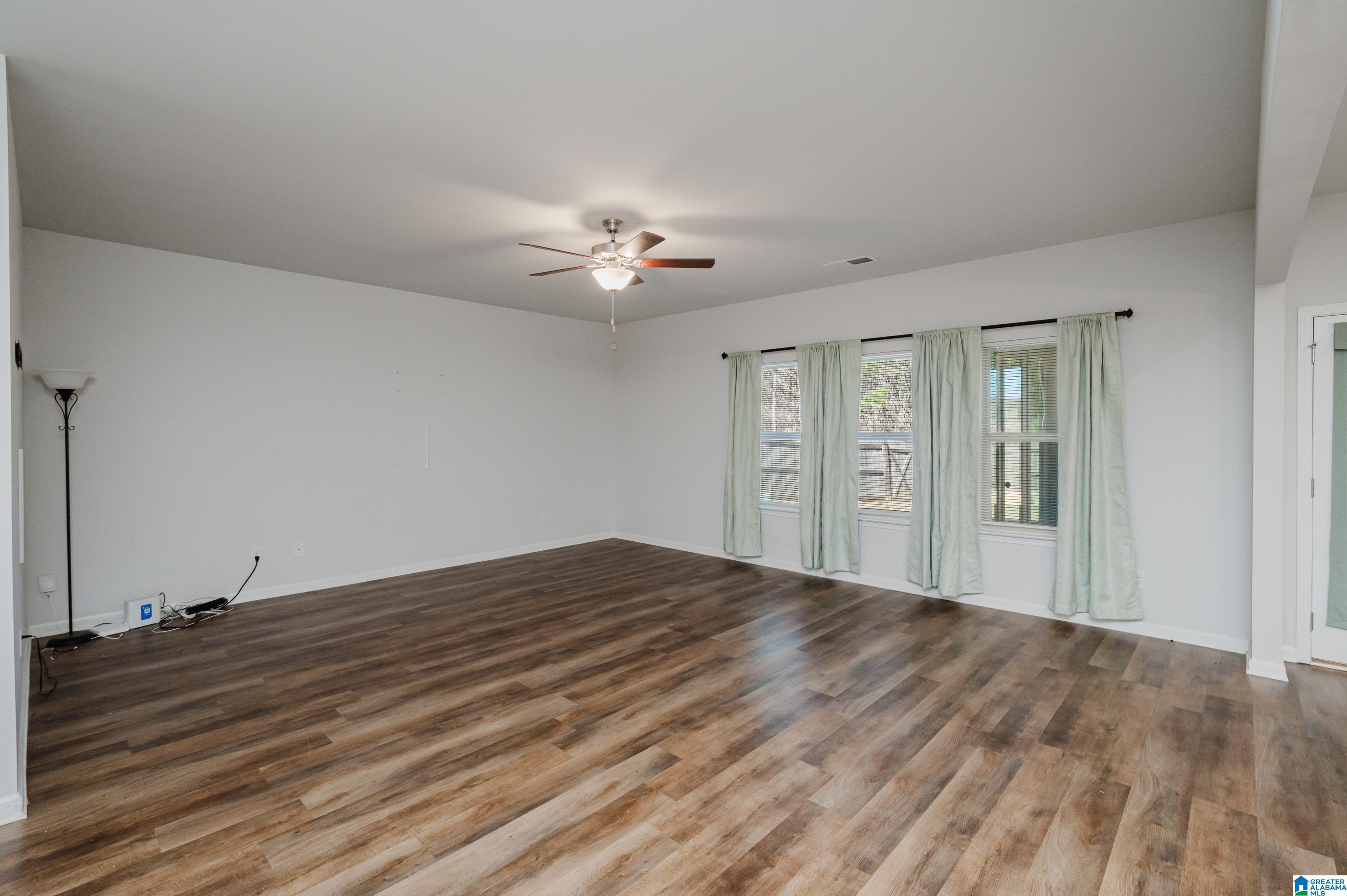 820 Ridgeway Avenue Columbiana, AL 35051 - Photo 7 of 54