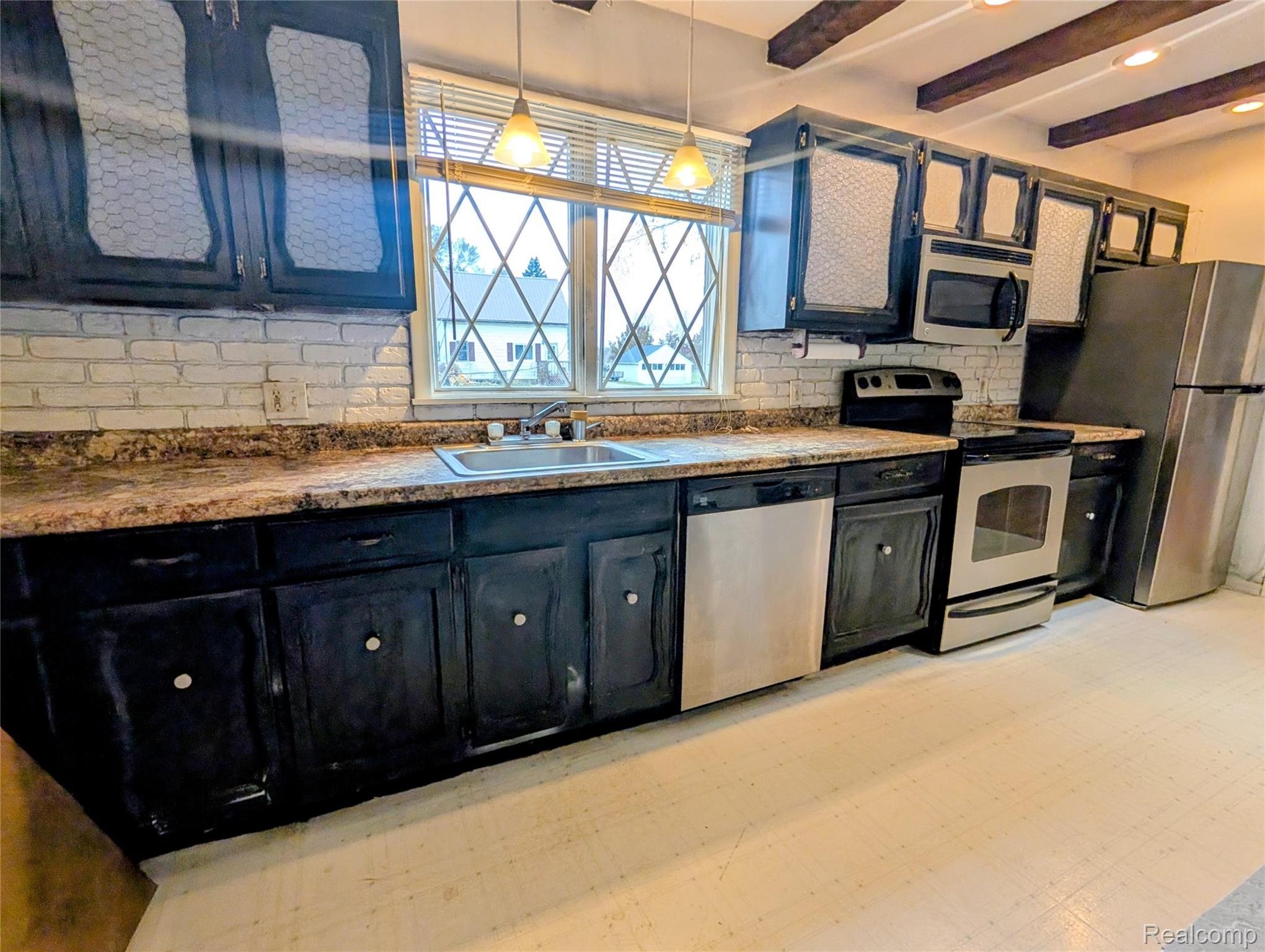 2123 Union Street Ubly, MI 48475 - Photo 13 of 31 PXL_20251120_183021836~2.jpg