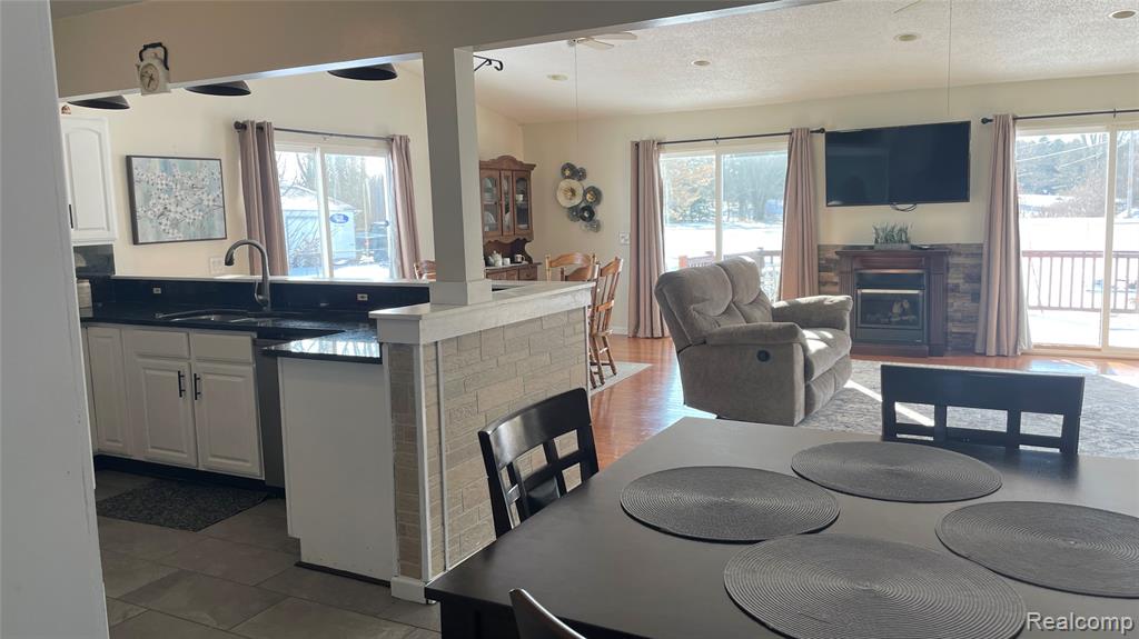 7120 Lapeer Road Davison, MI 48423 - Photo 7 of 48