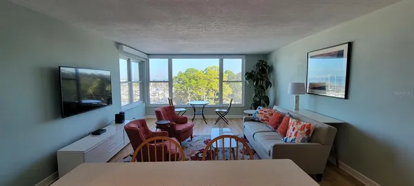 $2,300 | 632 Edgewater Drive, Unit 537, Dunedin, FL 34698
