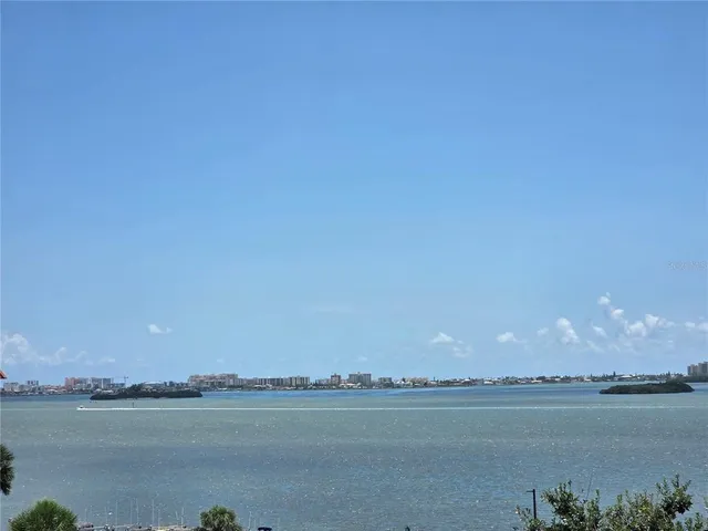 $2,395 | 632 Edgewater Drive, Unit 537, Dunedin, FL 34698