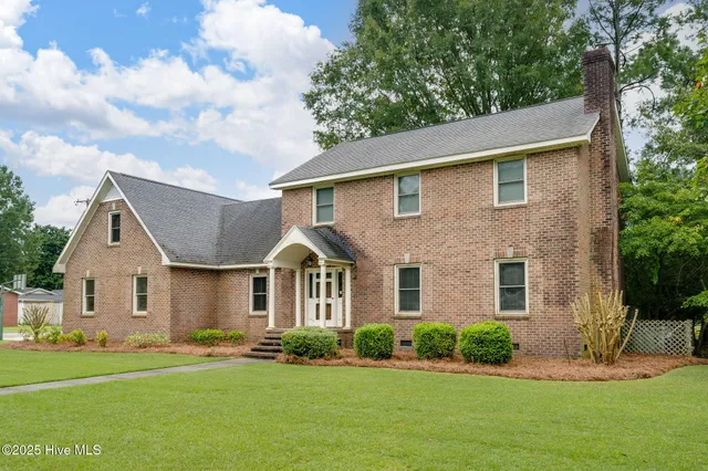 $399,999 | 518 Forest Lane, Wallace, NC 28466