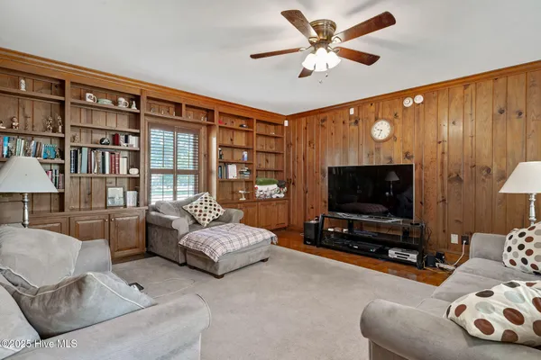 $399,999 | 518 Forest Lane, Wallace, NC 28466
