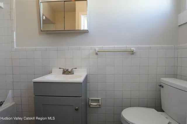 $1,500 | 180 Broadway, Unit C, Port Ewen, NY 12466