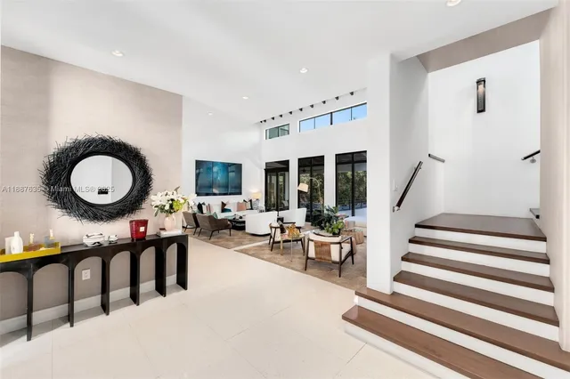 $8,950,000 | 330 Caribbean Road, Key Biscayne, FL 33149