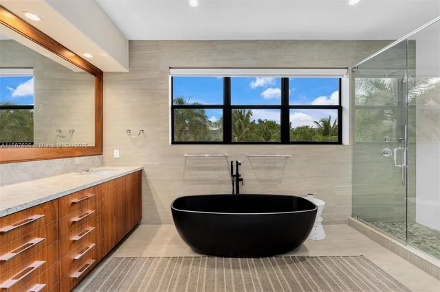 $8,950,000 | 330 Caribbean Road, Key Biscayne, FL 33149